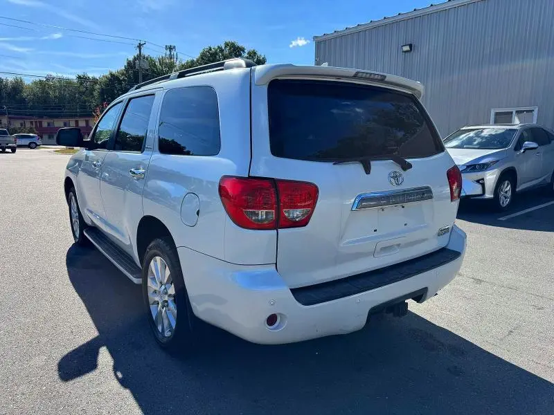 2011 TOYOTA SEQUOIA PLATINUM  