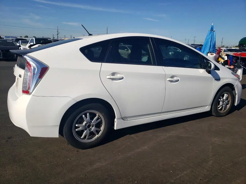 2013 TOYOTA PRIUS ONE  