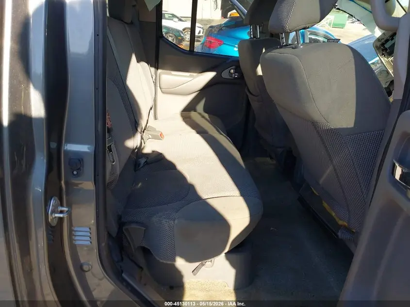 2017 NISSAN FRONTIER SV
