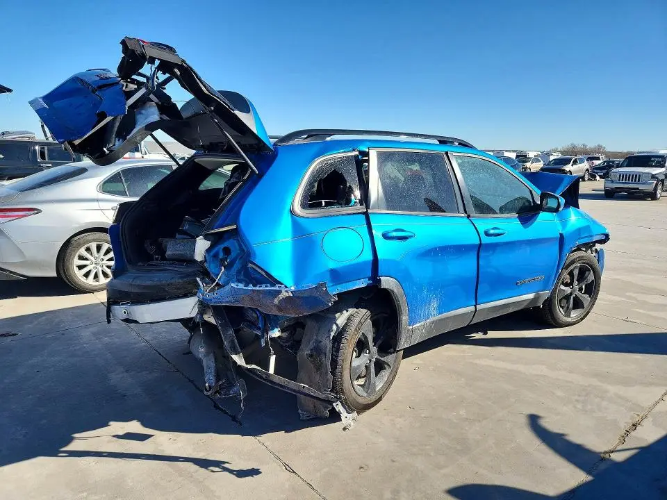 2021 JEEP CHEROKEE LATITUDE PLUS  