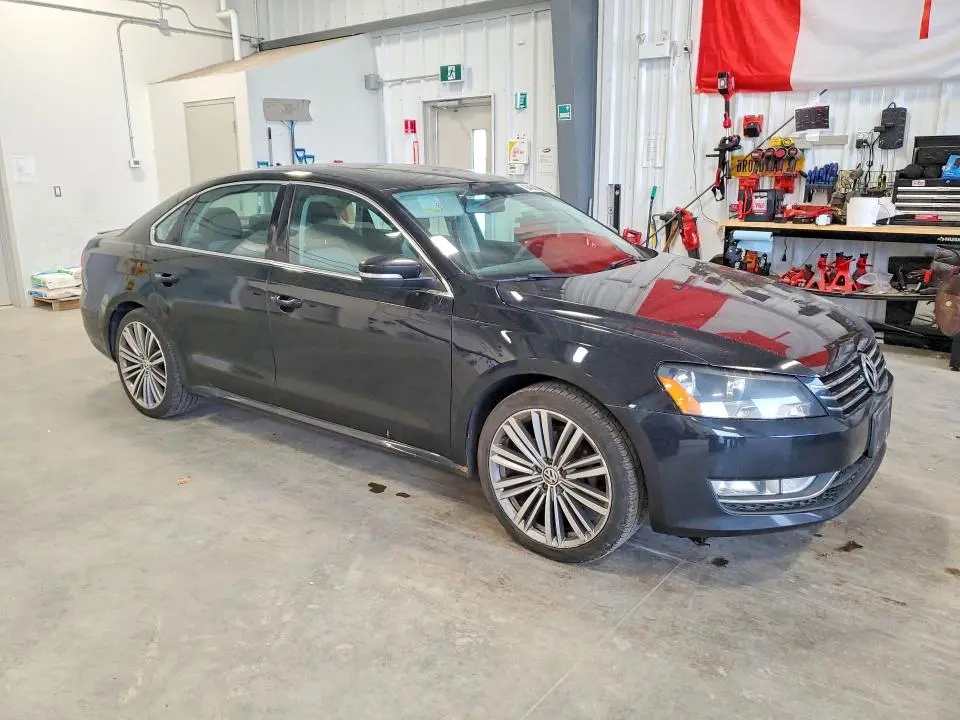 2015 VOLKSWAGEN PASSAT SE  