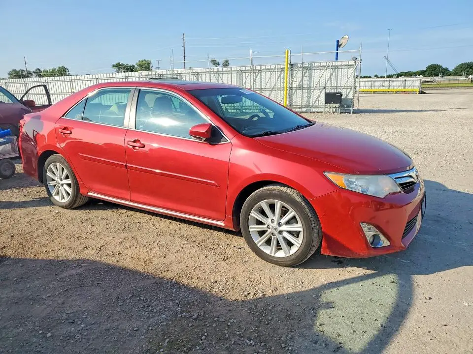 2013 TOYOTA CAMRY XLE  