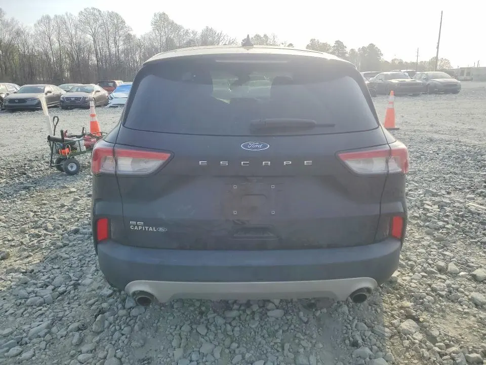2021 FORD ESCAPE SE  