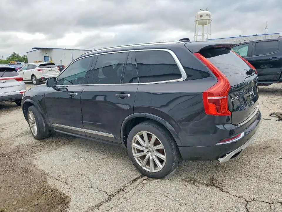 2016 VOLVO XC90 T6  