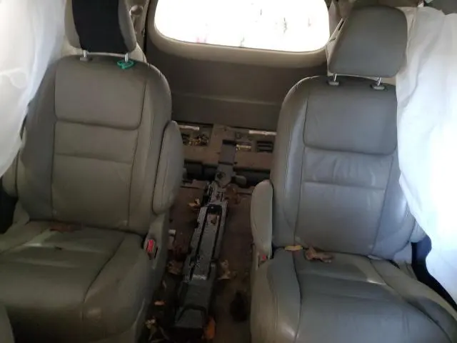 2018 TOYOTA SIENNA XLE  