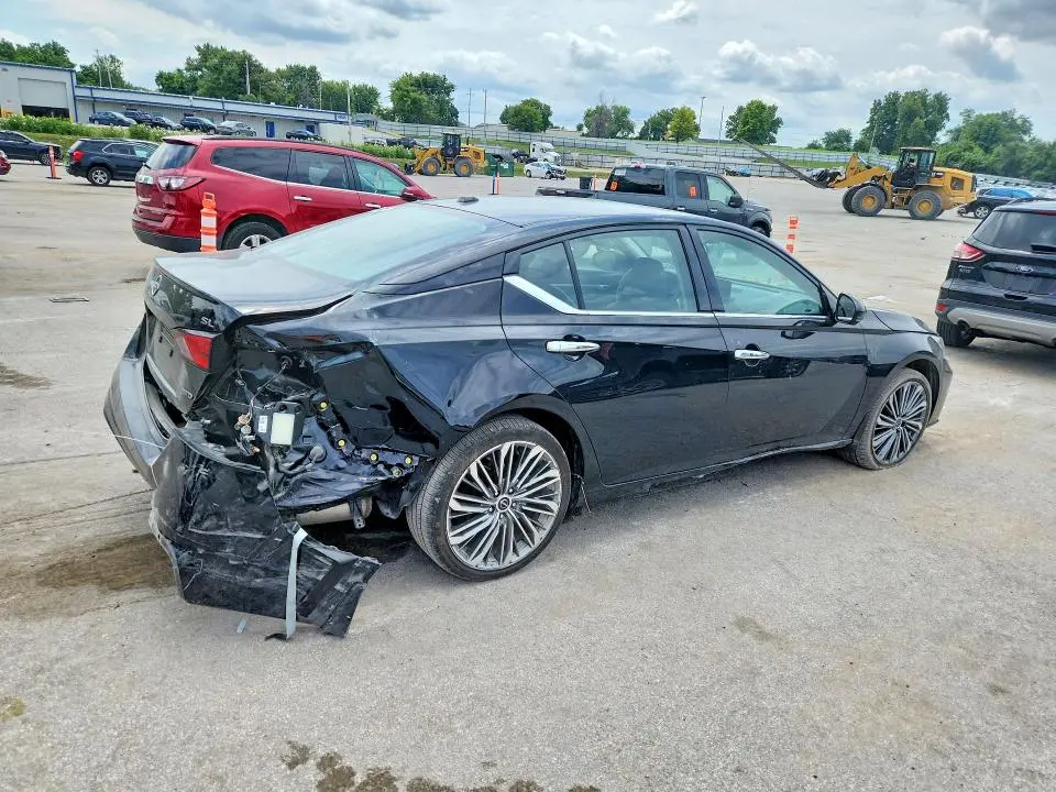 2025 NISSAN ALTIMA SL  