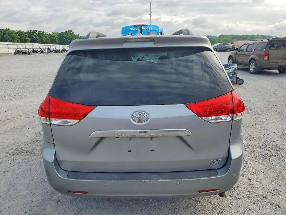 2011 TOYOTA SIENNA LIMITED 7-PASSENGER  