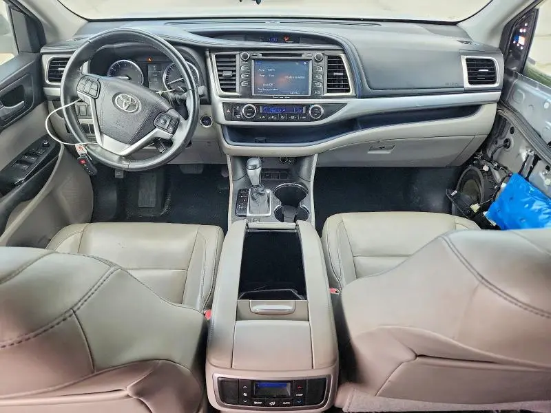 2016 TOYOTA HIGHLANDER XLE  