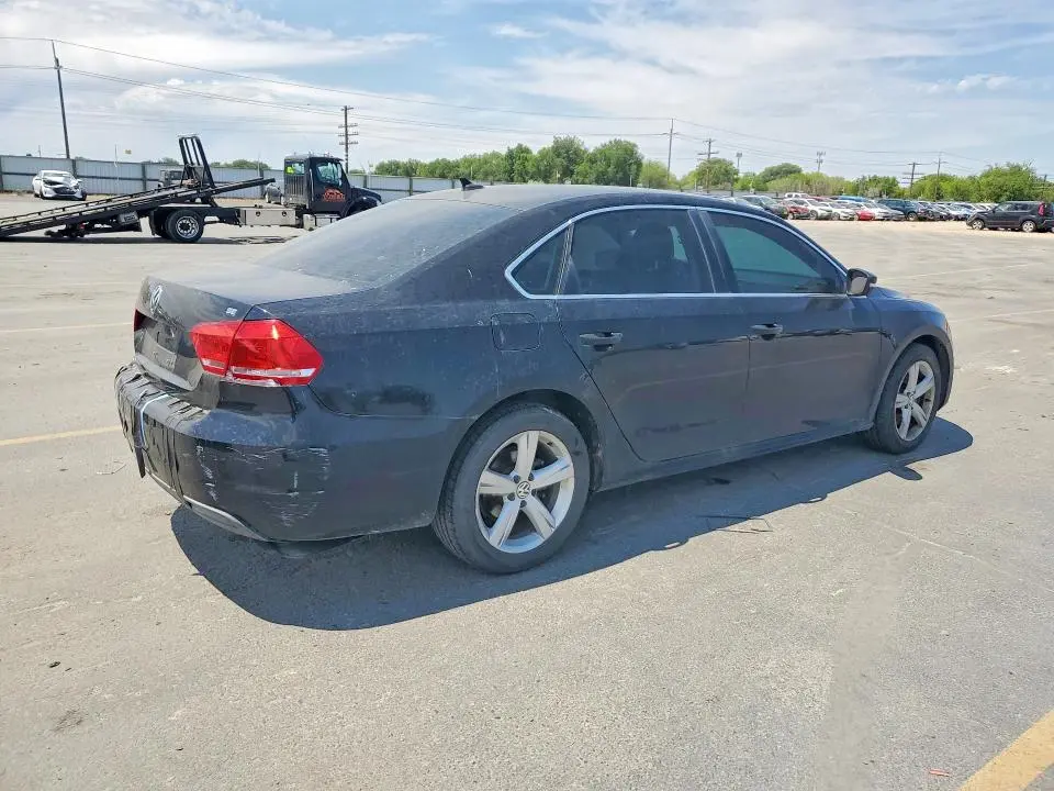 2013 VOLKSWAGEN PASSAT SE  