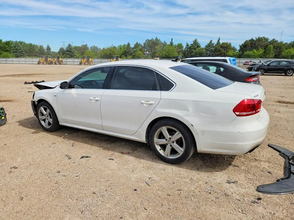 2015 VOLKSWAGEN PASSAT S  