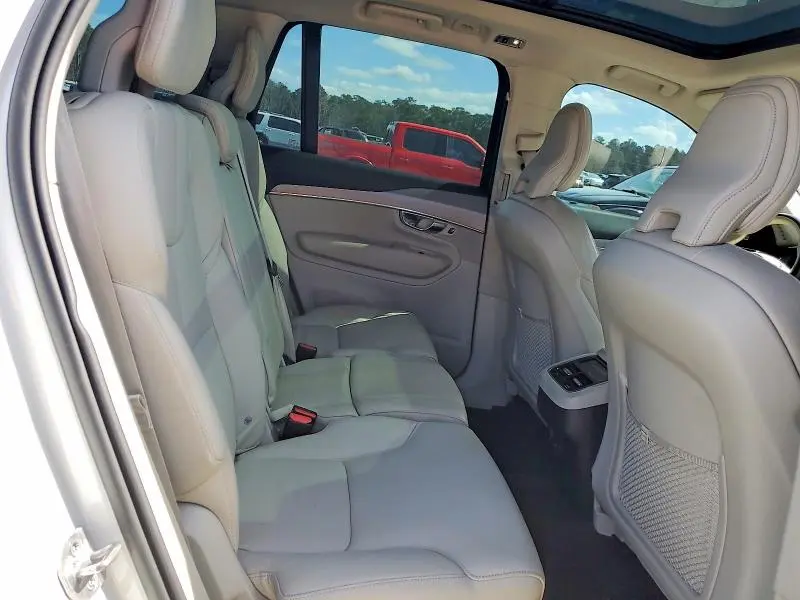 2022 VOLVO XC90 T5 MOMENTUM  