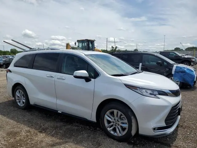 2024 TOYOTA SIENNA LIMITED  