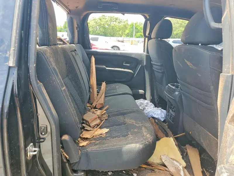 2019 NISSAN TITAN SV  