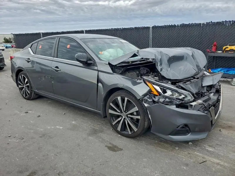 2021 NISSAN ALTIMA SR  