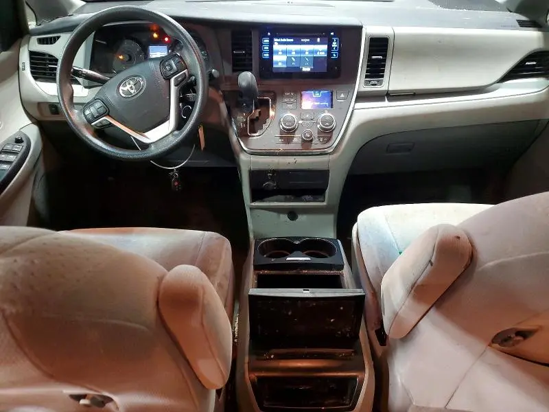 2015 TOYOTA SIENNA LE  