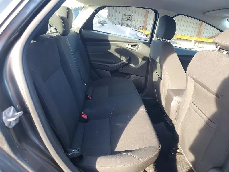 2017 FORD FOCUS SE  