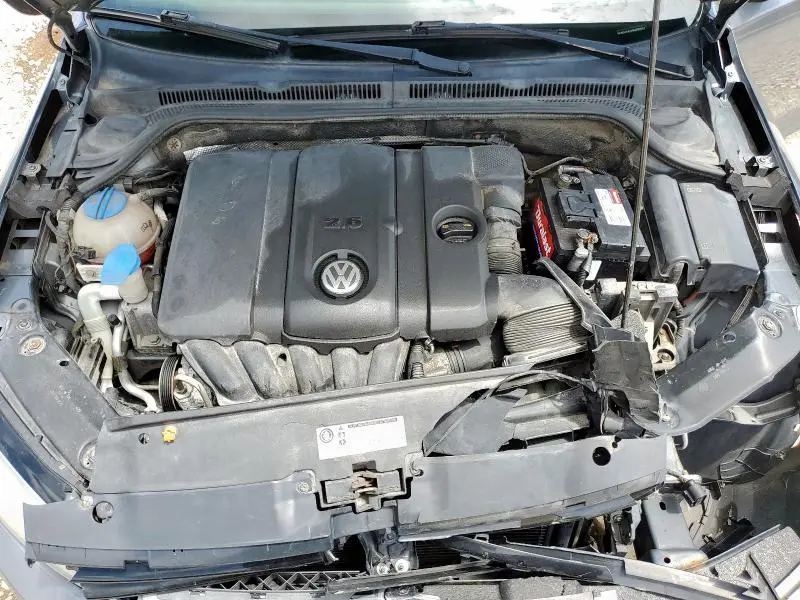 2011 VOLKSWAGEN JETTA SE  