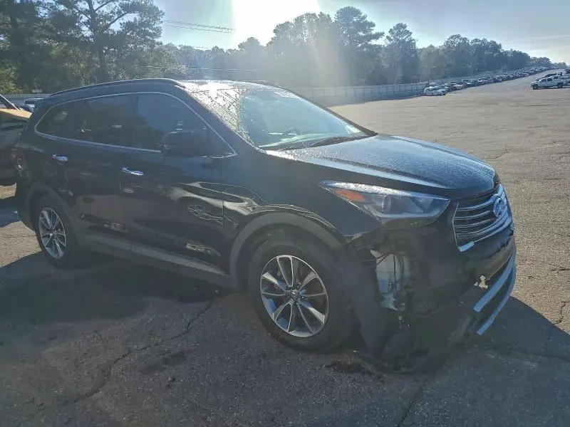 2018 HYUNDAI SANTA FE SE  