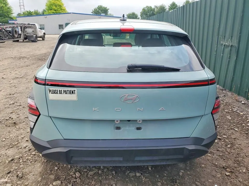 2024 HYUNDAI KONA SE  