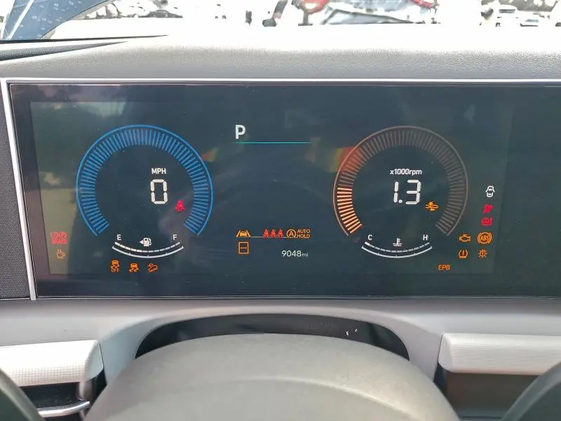 2025 HYUNDAI TUCSON SE  