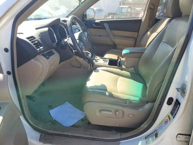 2010 TOYOTA HIGHLANDER SPORT  