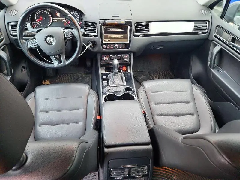 2014 VOLKSWAGEN TOUAREG V6  