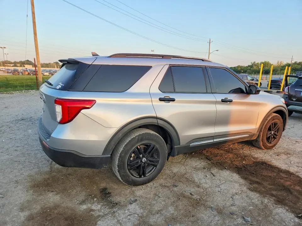 2021 FORD EXPLORER XLT  