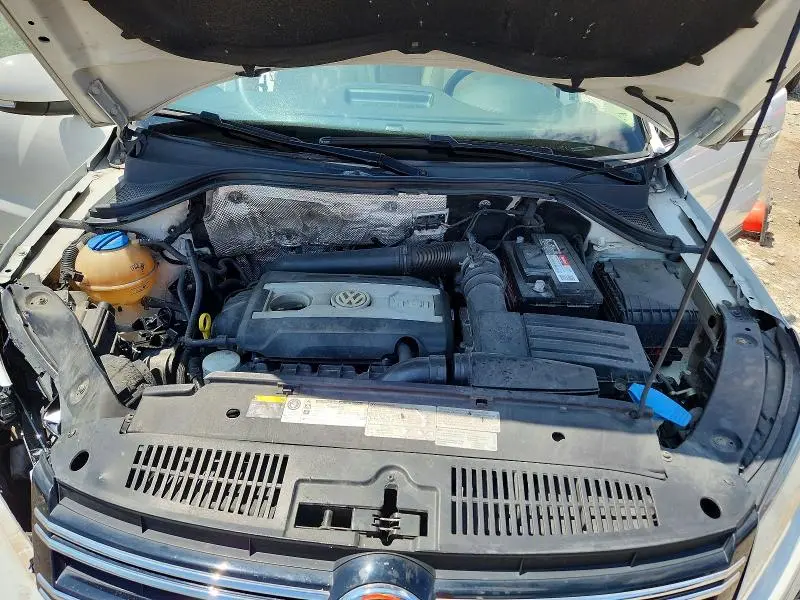 2014 VOLKSWAGEN TIGUAN S  