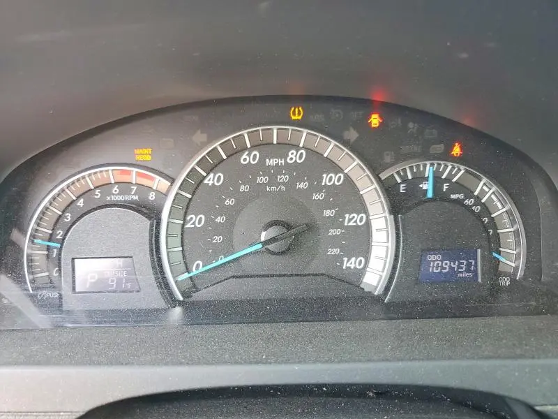 2013 TOYOTA CAMRY SE  