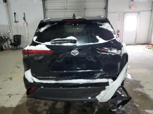 2021 TOYOTA HIGHLANDER XLE  