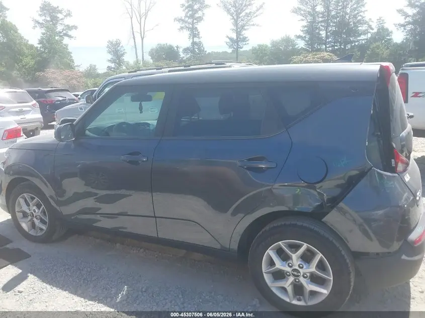 2022 KIA SOUL LX