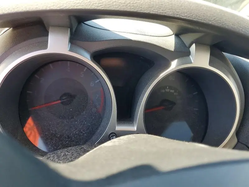 2015 NISSAN JUKE SV  