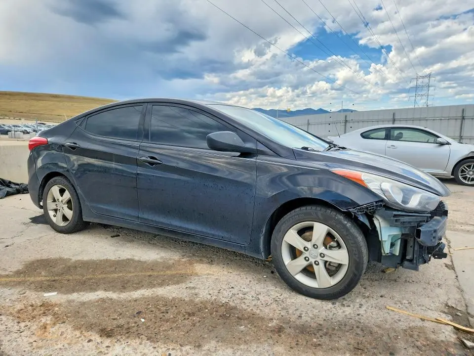 2013 HYUNDAI ELANTRA GLS  
