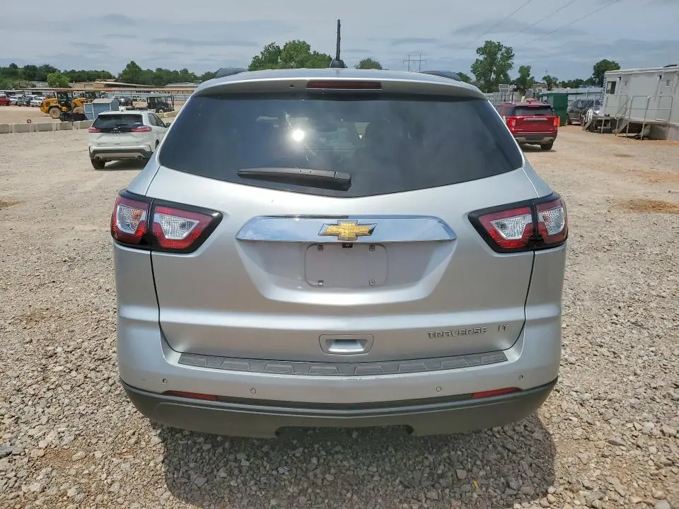2016 CHEVROLET TRAVERSE LT  