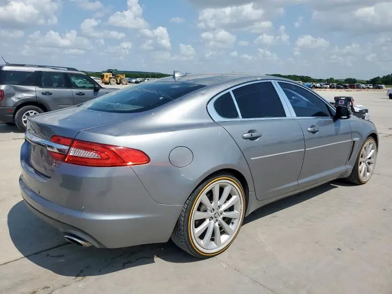 2013 JAGUAR XF   