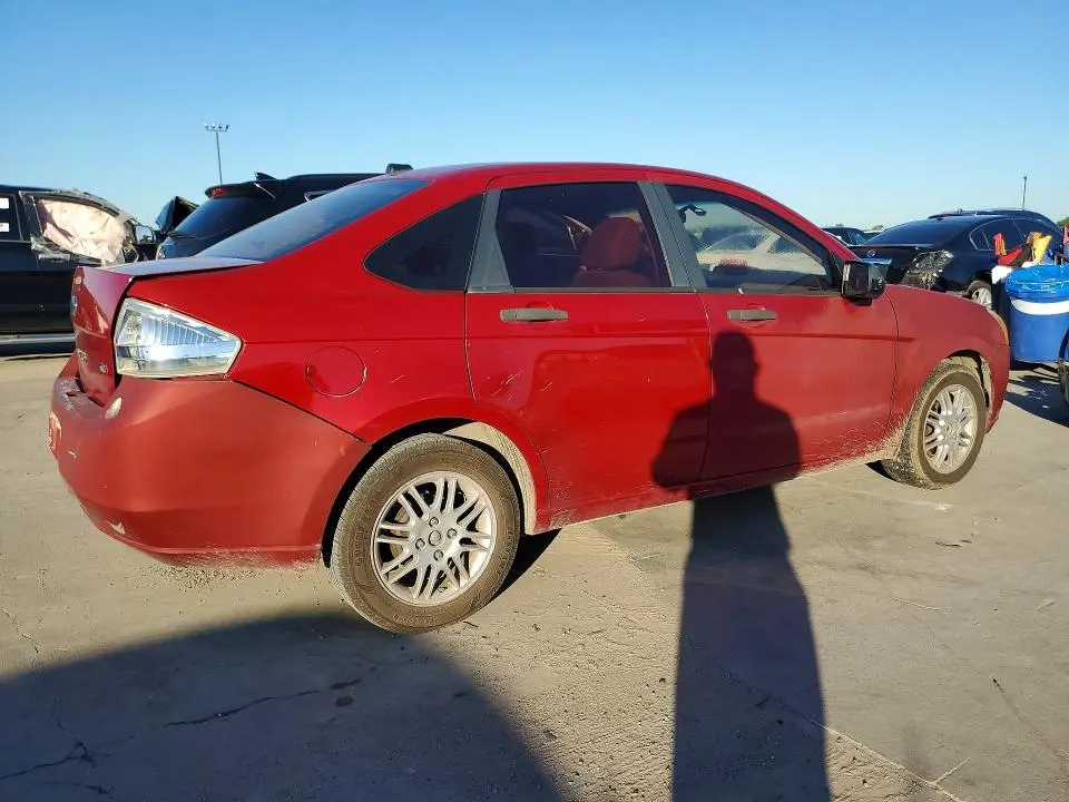 2010 FORD FOCUS SE  