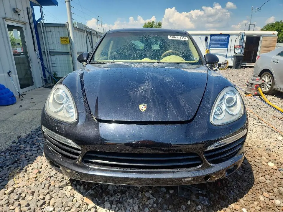 2013 PORSCHE CAYENNE   