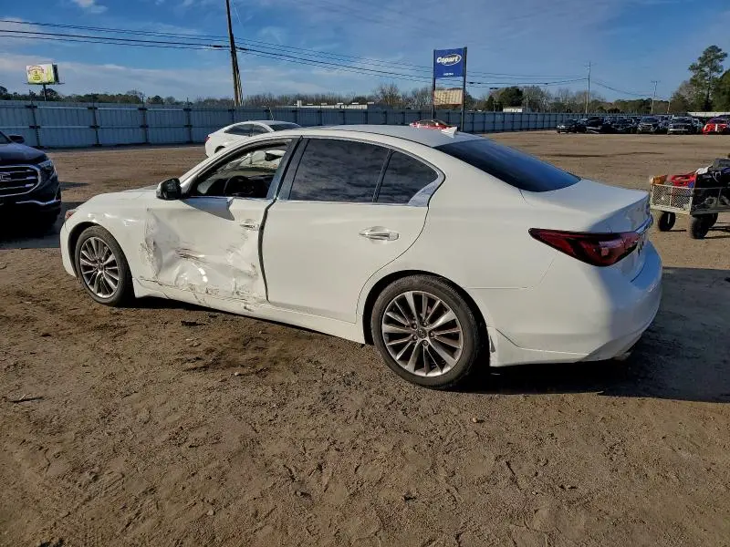 2018 INFINITI Q50 LUXE  