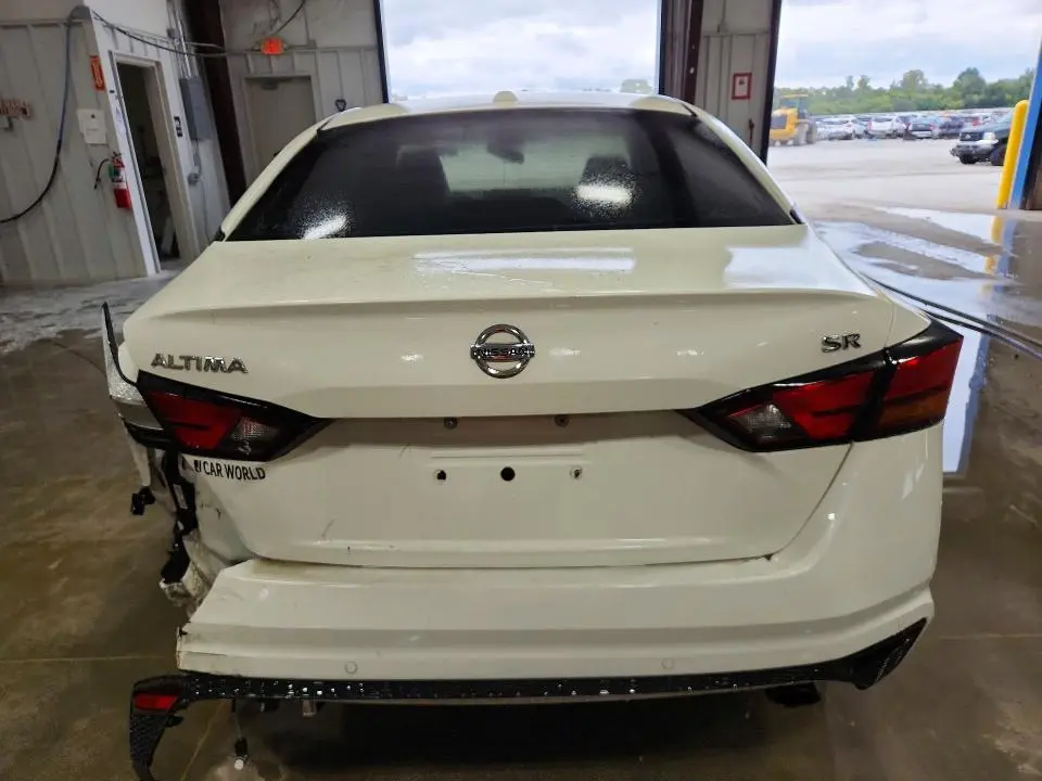 2021 NISSAN ALTIMA SR  