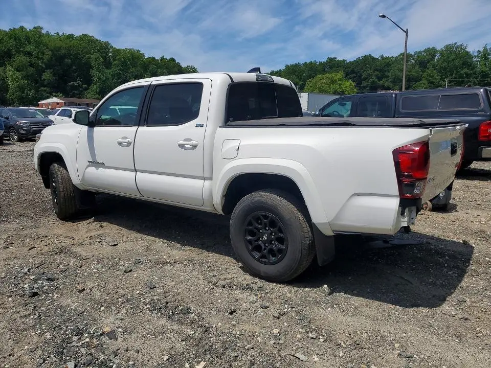 2022 TOYOTA TACOMA SR5 V6  