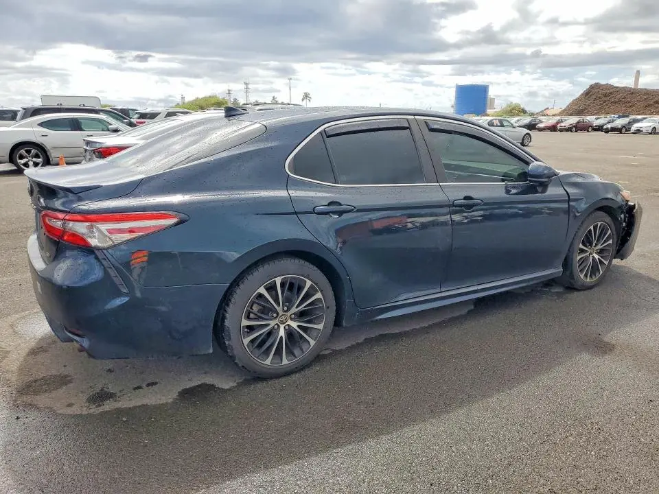 2019 TOYOTA CAMRY SE  