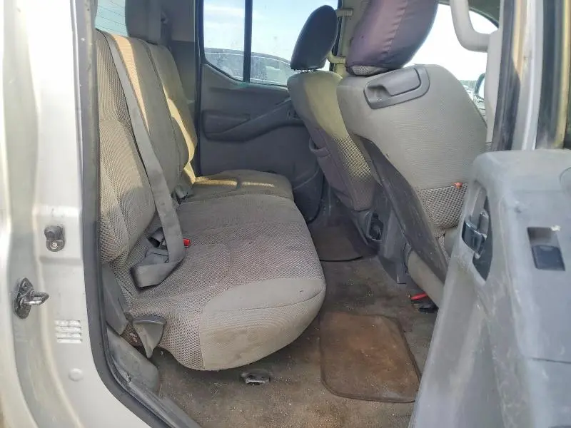 2013 NISSAN FRONTIER S  