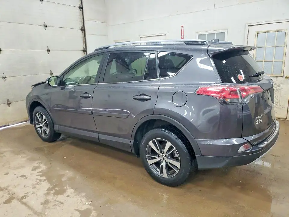 2017 TOYOTA RAV4 XLE  