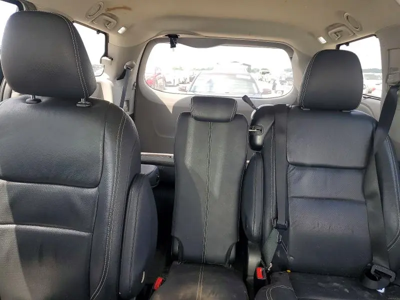2016 TOYOTA SIENNA SE  