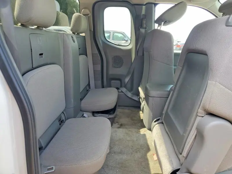 2013 NISSAN FRONTIER S  