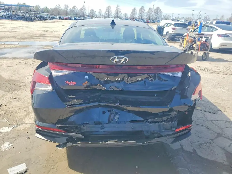 2023 HYUNDAI ELANTRA SE  