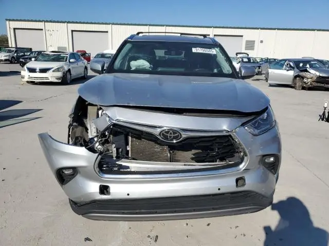 2022 TOYOTA HIGHLANDER PLATINUM  