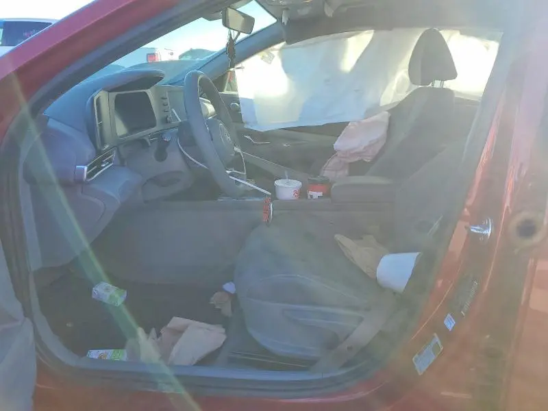 2025 HYUNDAI ELANTRA   
