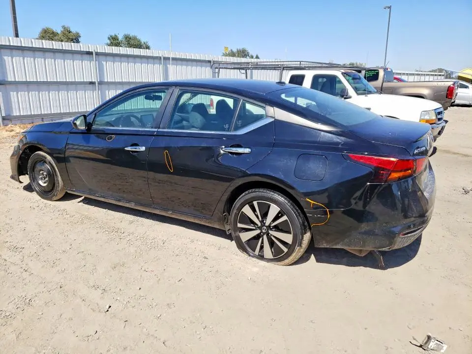 2021 NISSAN ALTIMA SV  