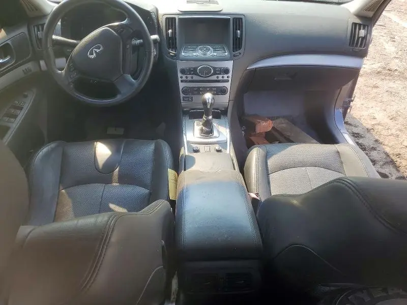 2011 INFINITI G37   